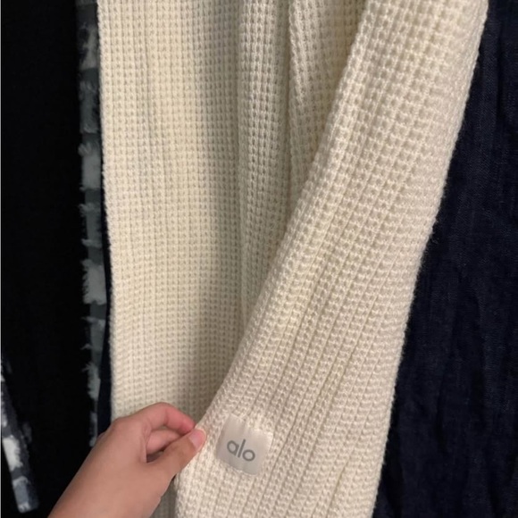 (Set) ALO Yoga Cashmere Plush Waffle 1/4 Zip Pullover + High Waist Pant - Picture 8 of 10